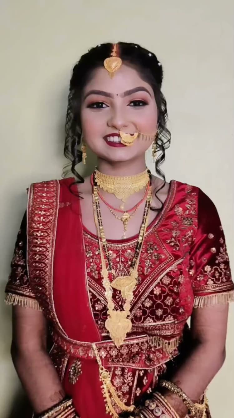 Tripti's Makeup Studio & Academy image 8
