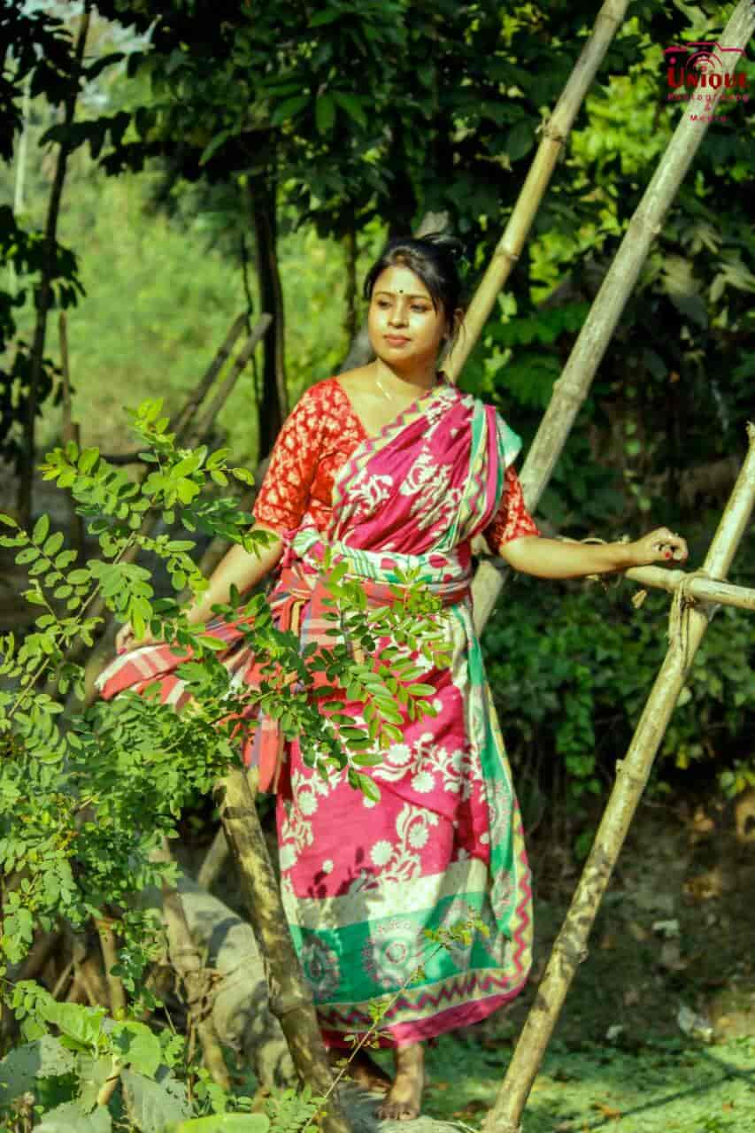 Pre wedding shoot by Unique Photography and Media in Kolkata