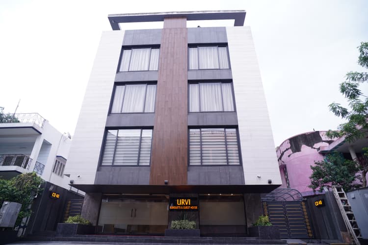 Urvi Banquets & Guest House image 5