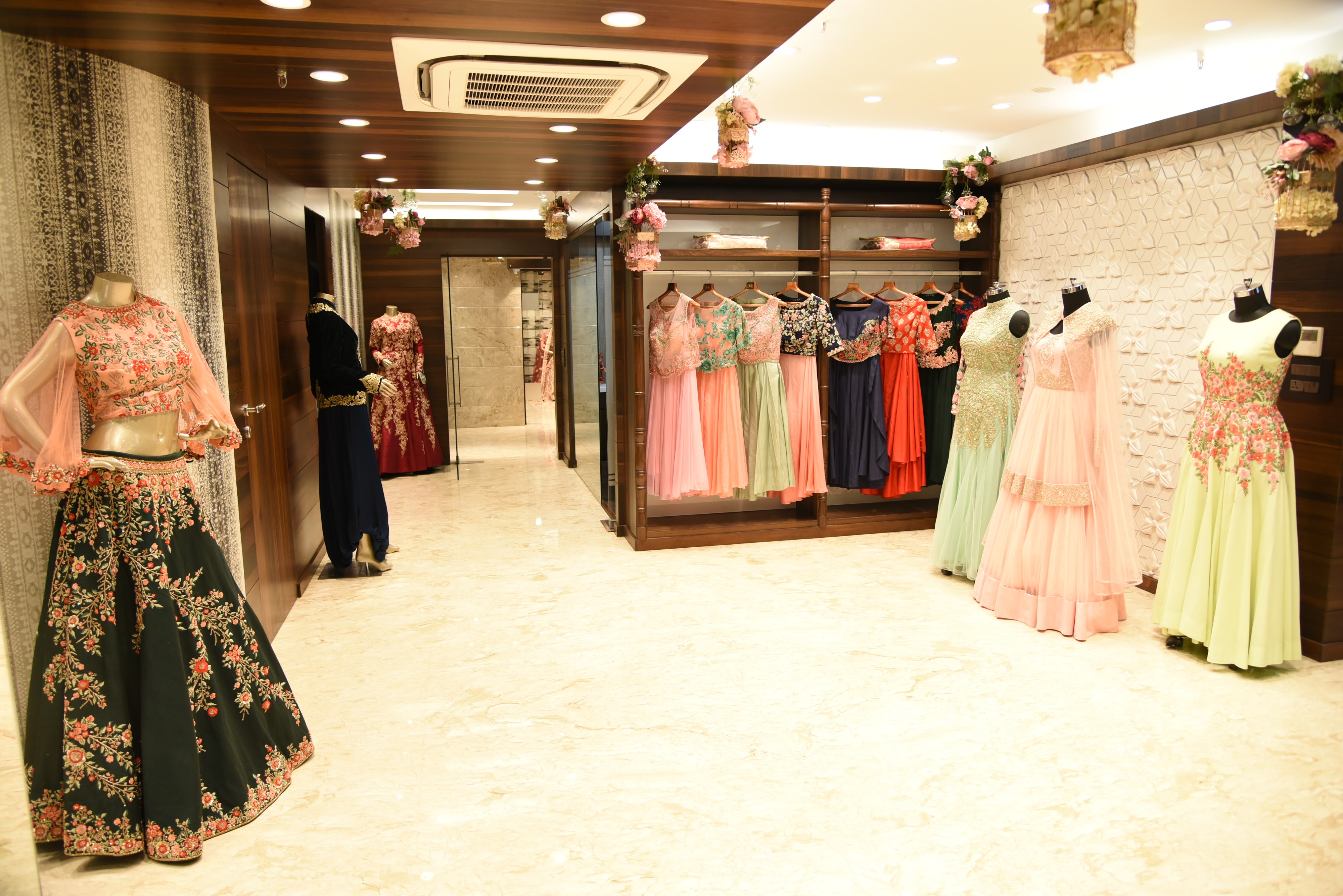 Designer bridal lehenga by Verse
