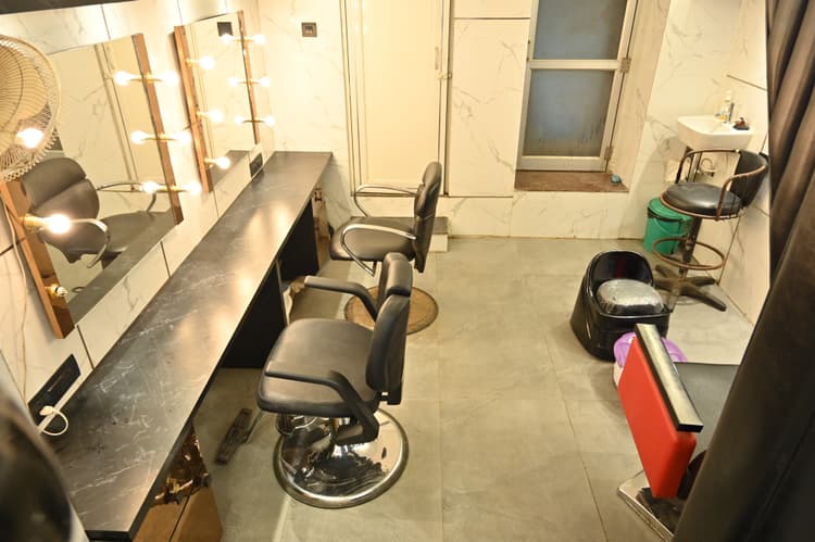 Zaara Professional Salon & Academy (Ladies Only) image 7