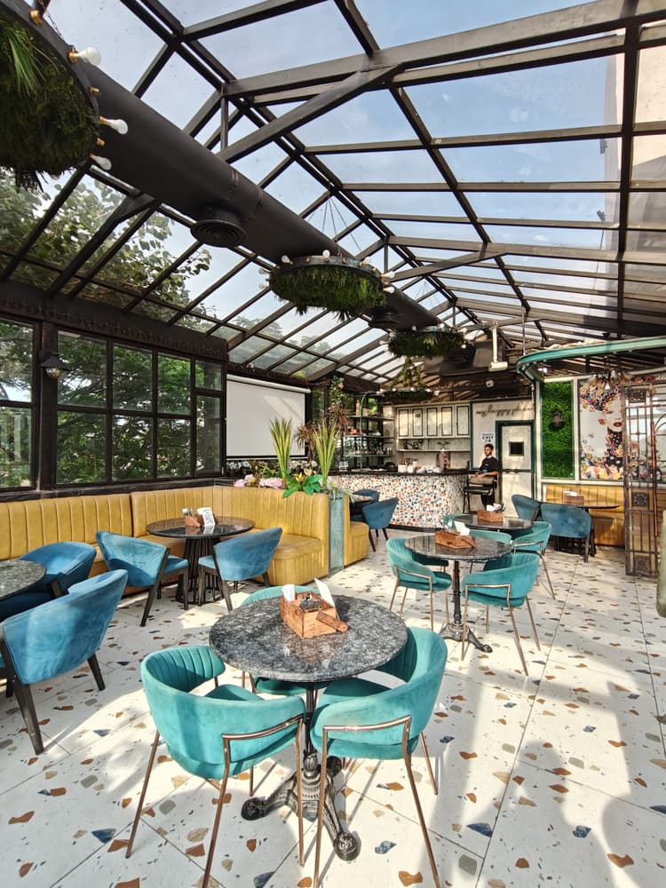 Zucca The Lounge image 8