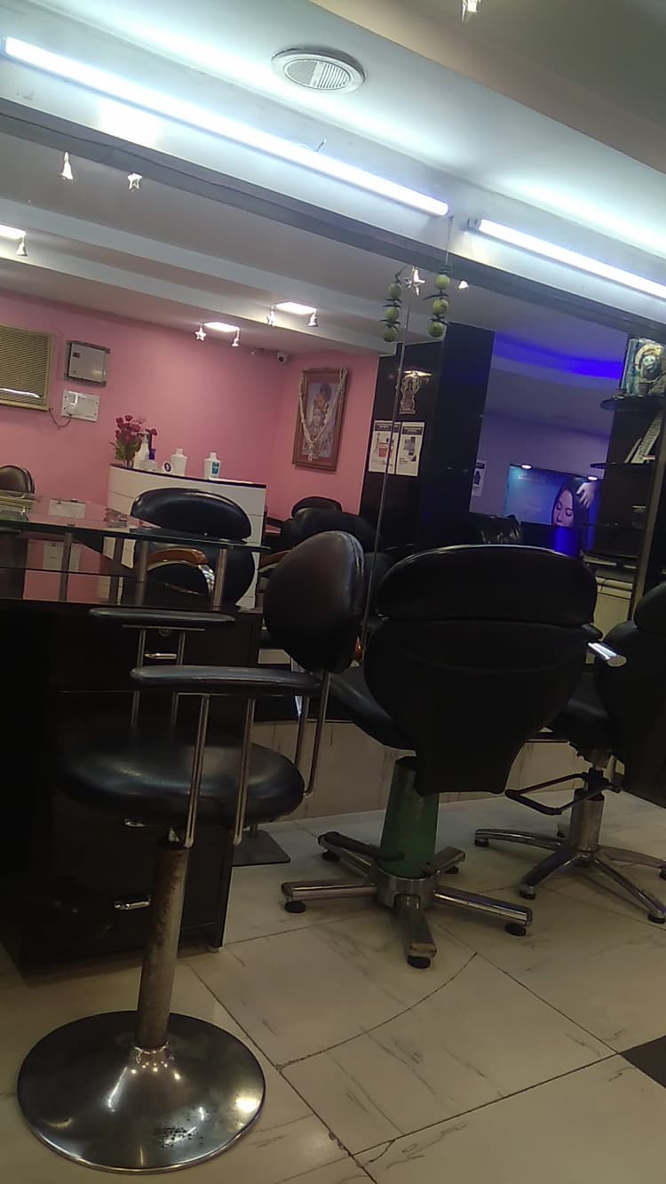 payal beauty parlour image 9